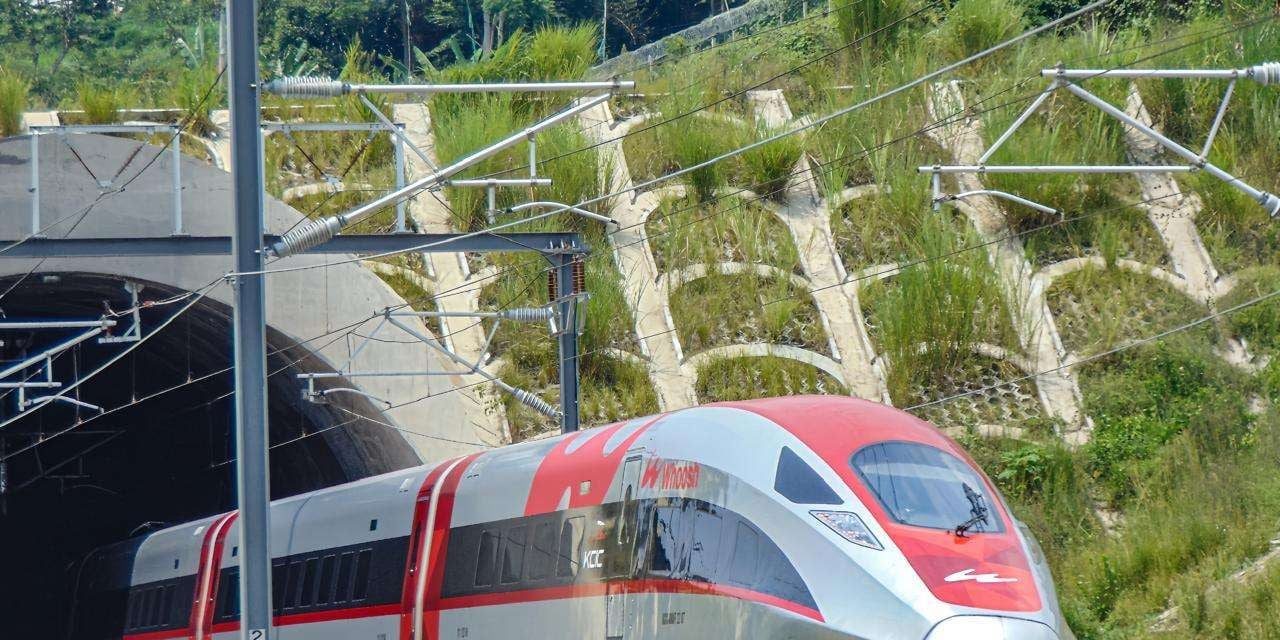 Whoosh Melaju, Namun Perdebatan Jalan Di Tempat