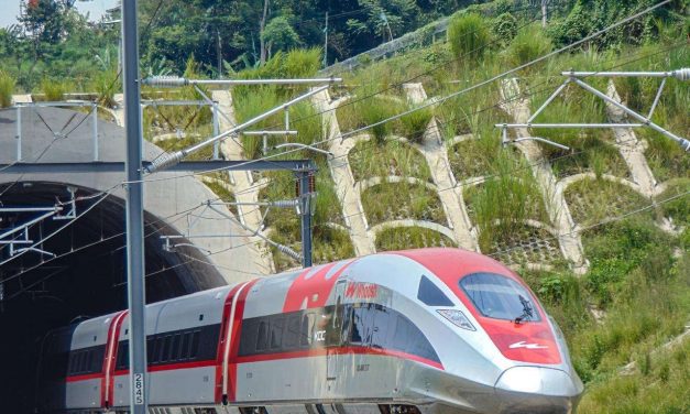 Whoosh Melaju, Namun Perdebatan Jalan Di Tempat