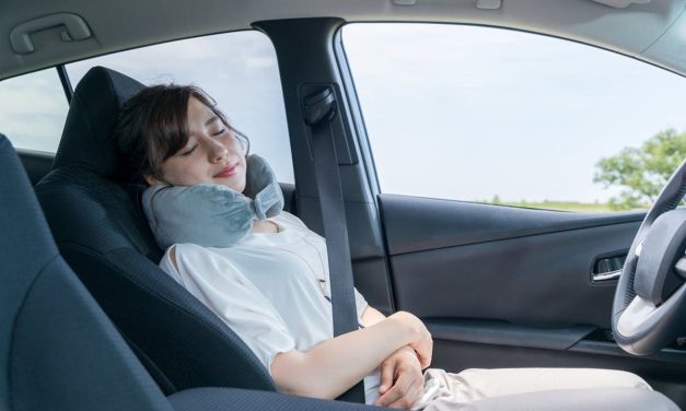 Sering Tidur Di Mobil Dengan AC Nyala? Ini Dampak Buruknya!
