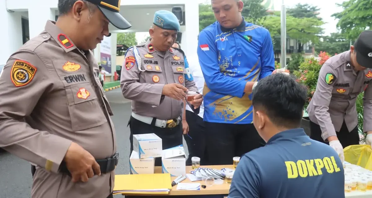 Kapolres Tangsel Tegaskan Disiplin, Cek Urine Tanpa Pengecualian