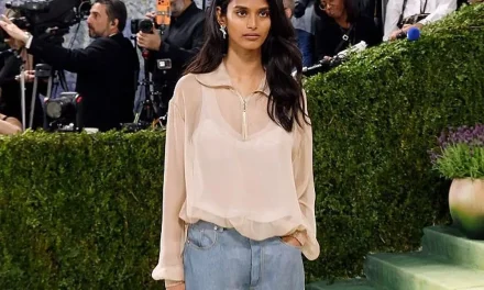 Penampilan Model Chanel Di Met Gala 2026 Tak Sesuai Tema