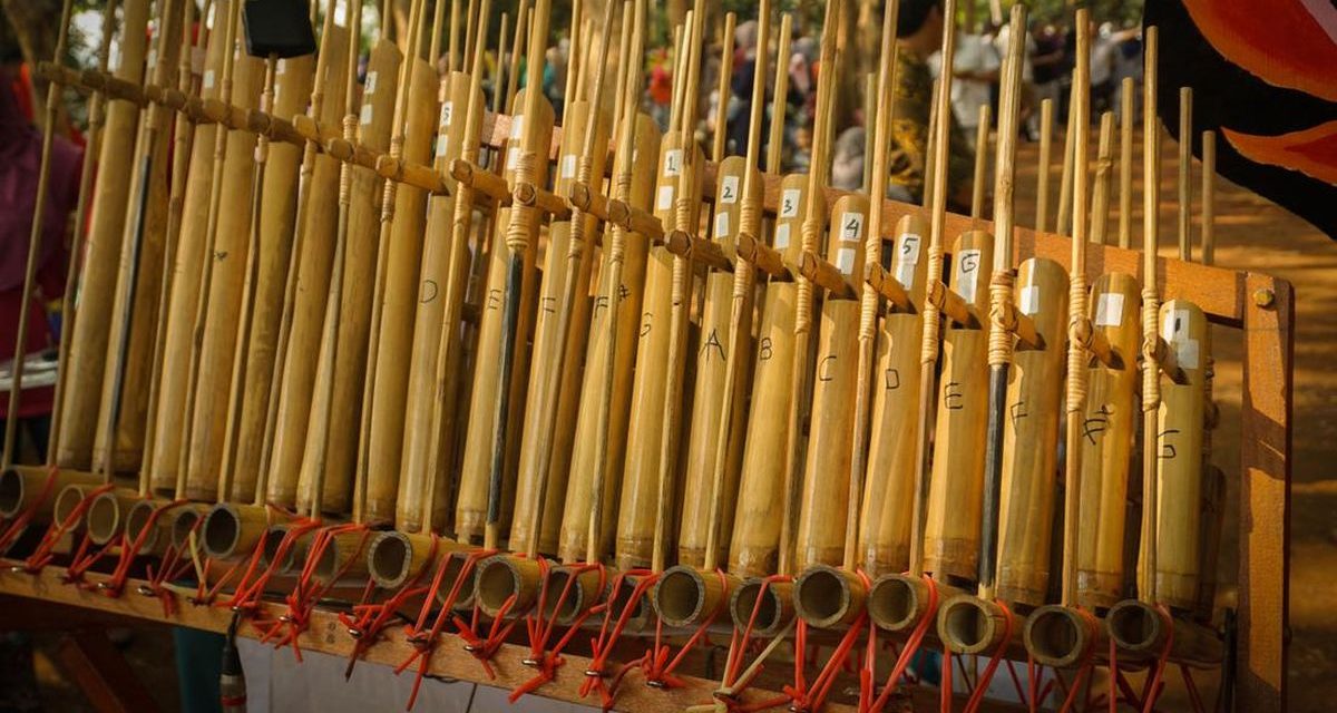 Sejarah Angklung Alat Musik Yang Lahir Dari Kearifan Lokal Sunda